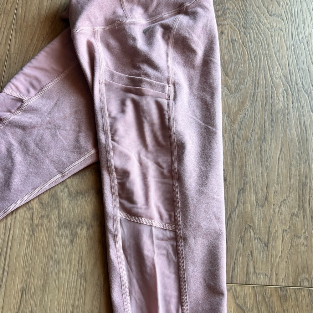 FABLETICS Blush Pink Women’s Athletic Leggings NWOT - Picture 7 of 8